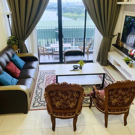 Mines Astetica Lake View Condo Seri Kembangan V1 Exterior photo